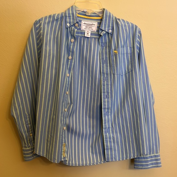 abercrombie kids Other - ABERCROMBIE boys medium dress shirt blue/green